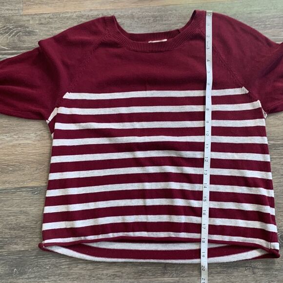 Forever 21 lightweight cropped sweater size small - Picture 7 of 7